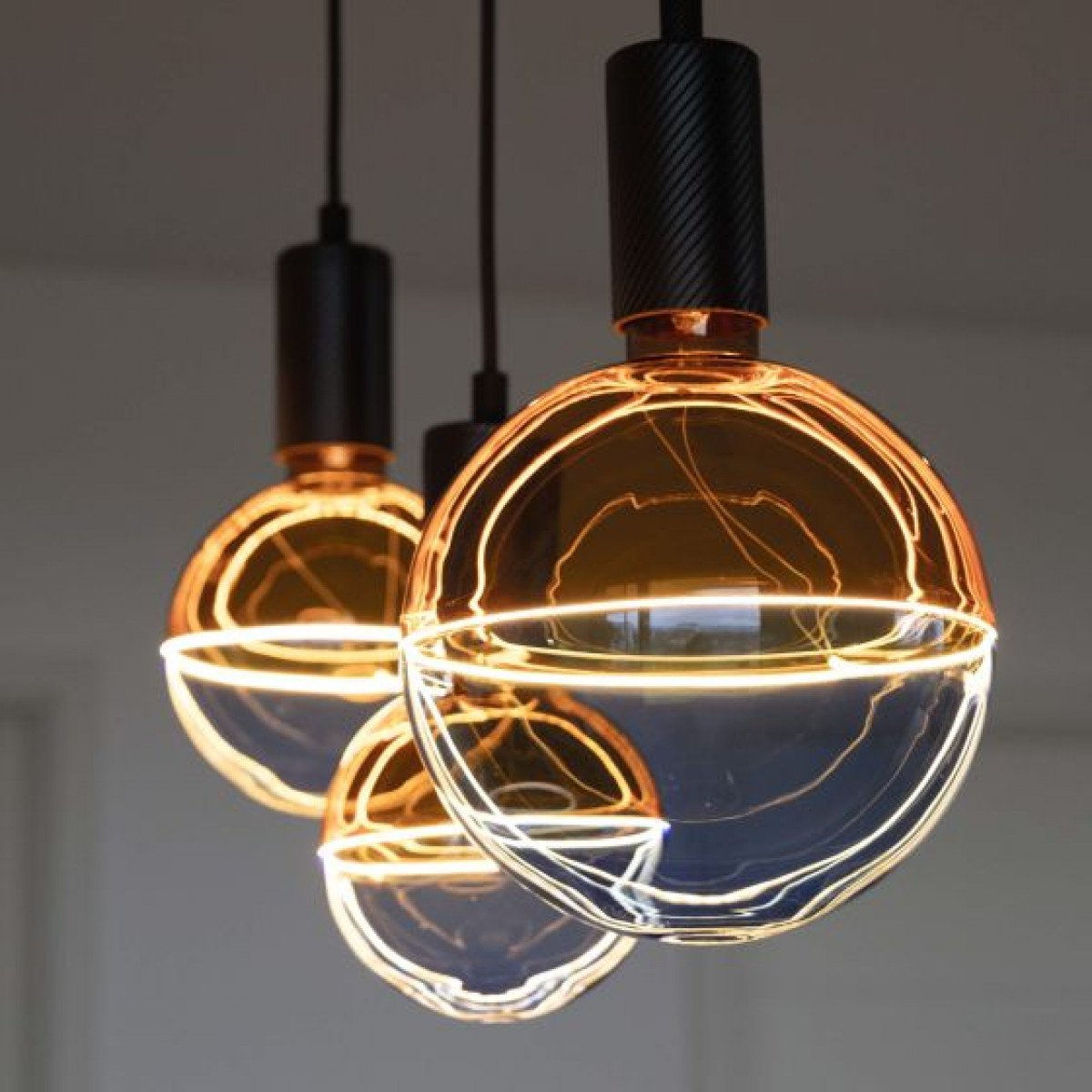 Lichtquelle Globe 145 Amber Blau Dimmbar E27