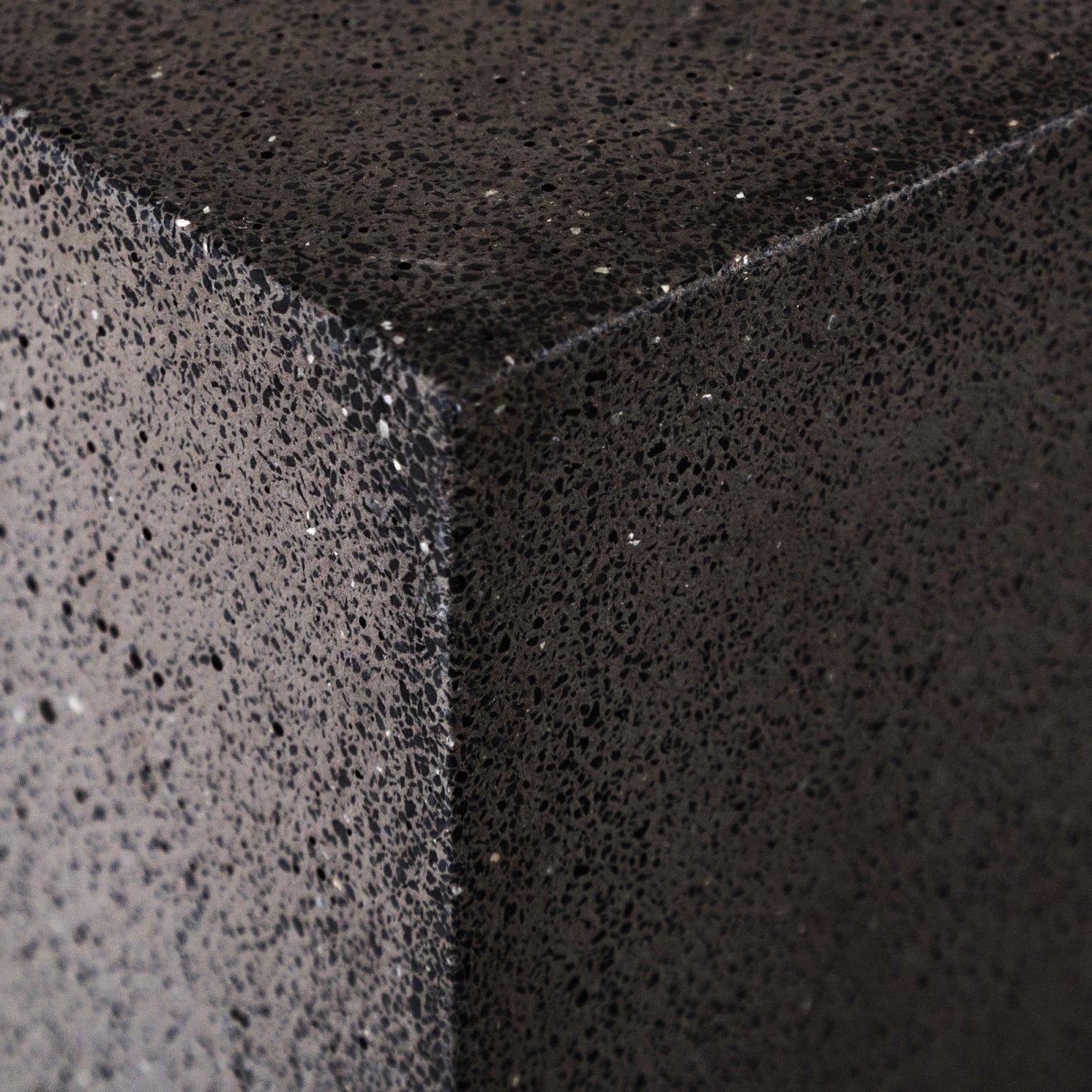 Wandleuchte Pure Up & Downlighter beton für innen und außen in der Farbe schwarz. 