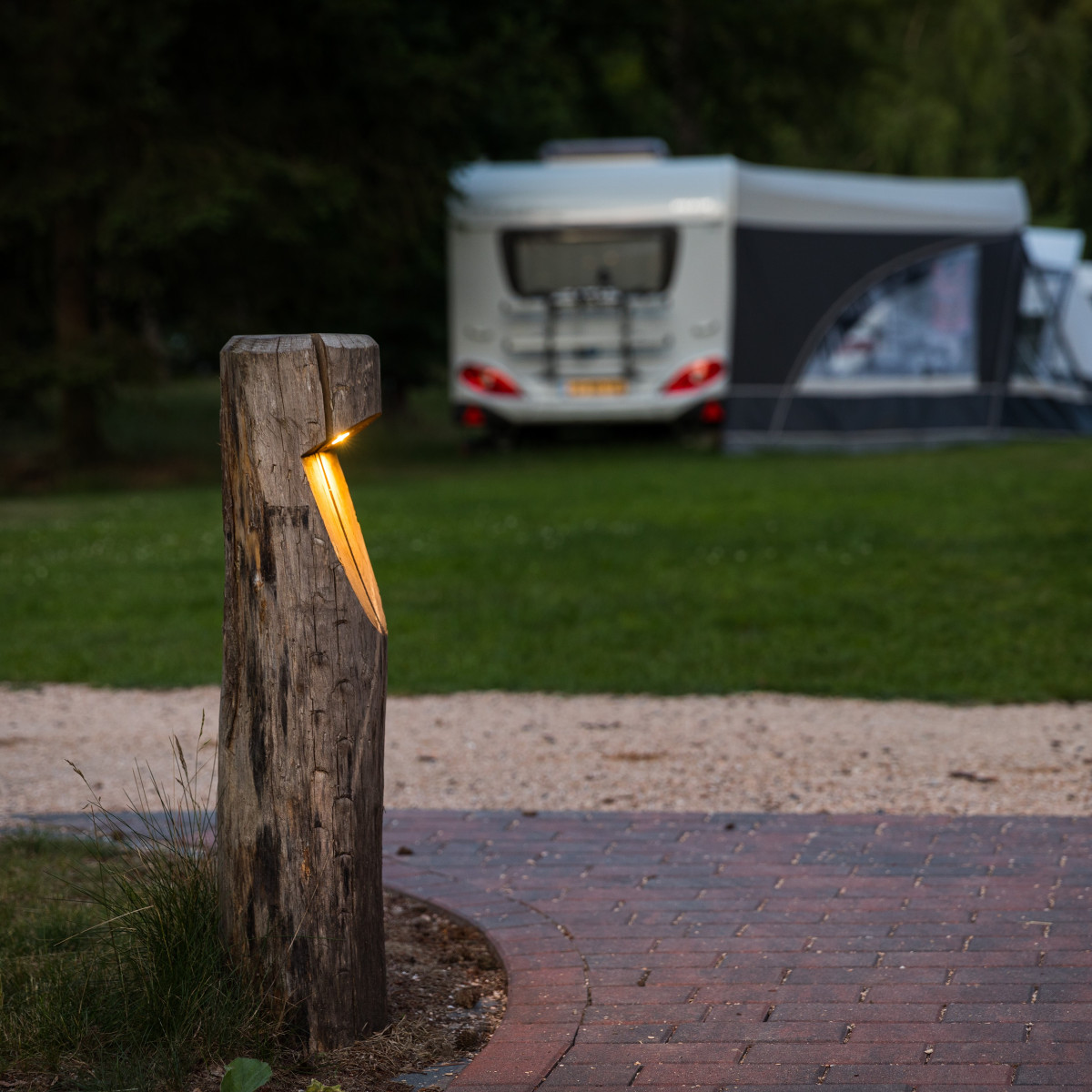 houten buiten terras lamp van akstanje hout bosco inclusief led lamp duurzame buitenverlichting